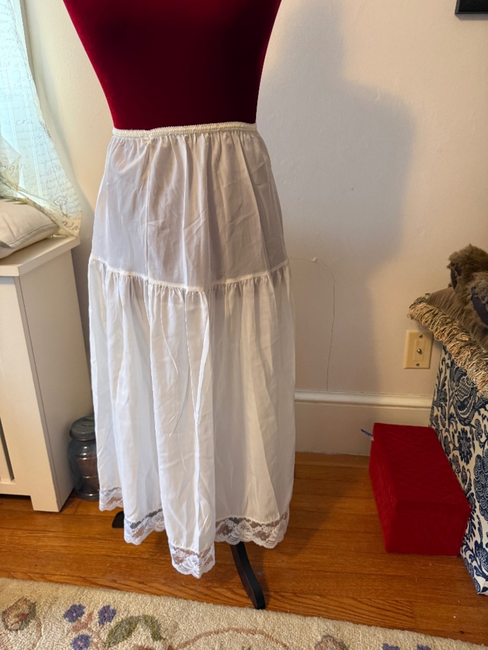 Barizon White long length Waist slip size small